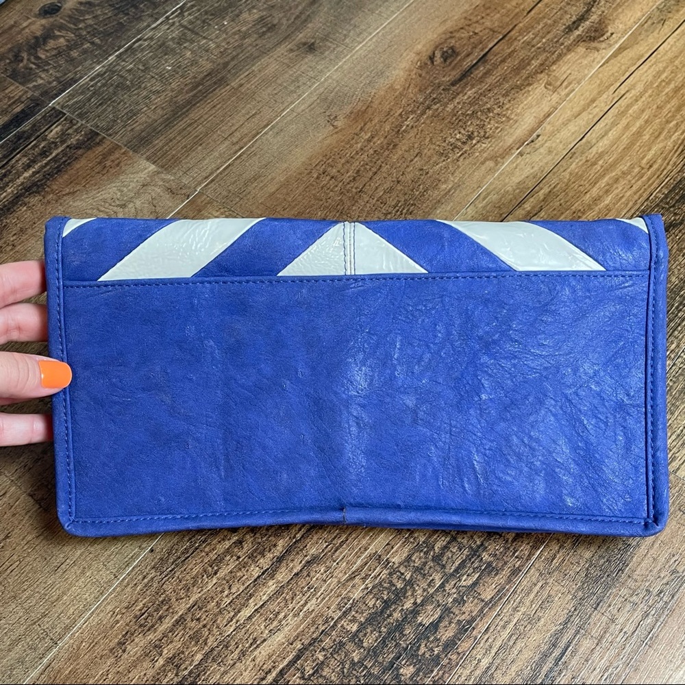 FOREVER 21 Cobalt Blue Chevron Statement Piece Clutch - Picture 4 of 7